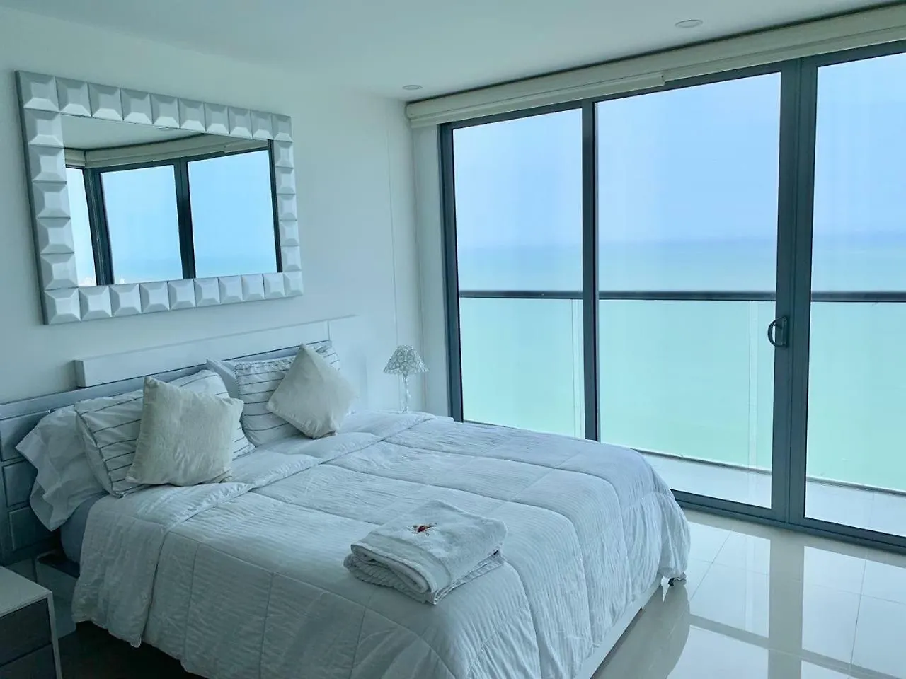 Apartment 1 Bedroom Beach Front Luxury Apt Jacuzzi 32Fl Bocagrande Cartagena